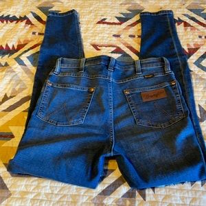Brand New Wrangler Skinny Jeans Size 27x30